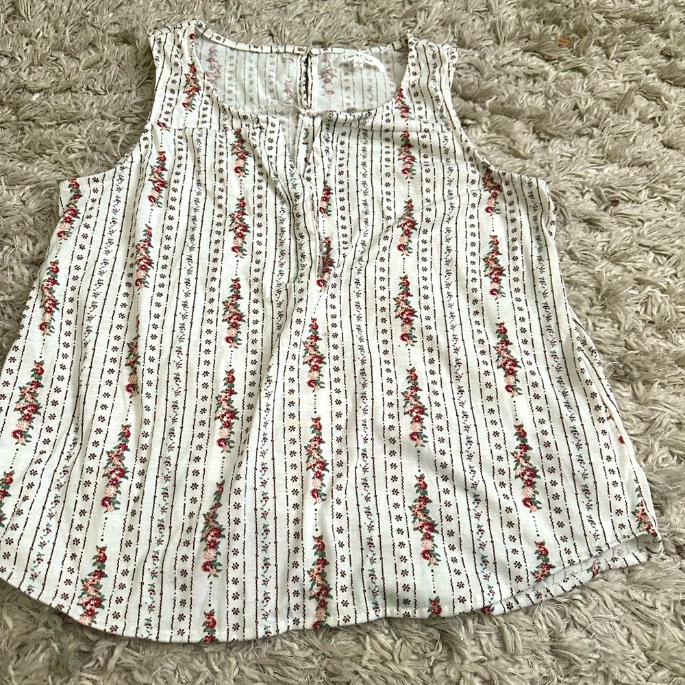 Sleeveless blouse